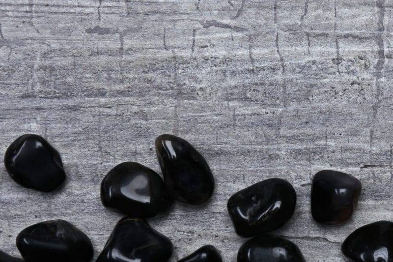 Pierres ovales d'onyx noir