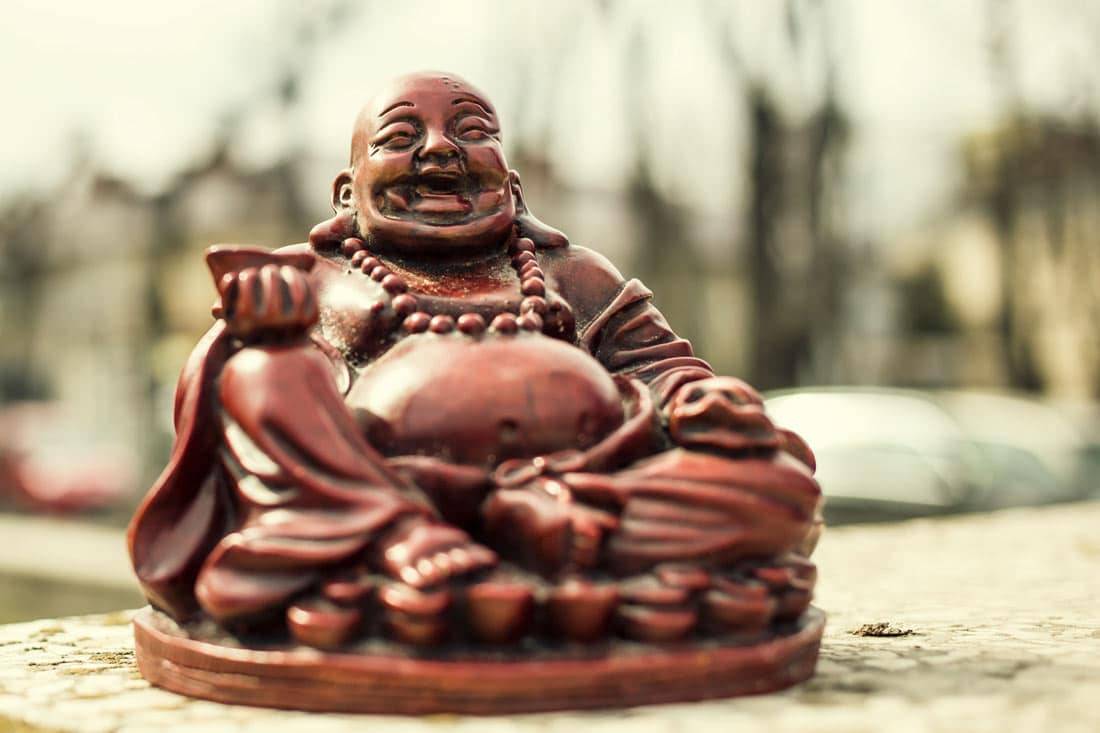 La signification des Bouddhas rieurs https://www.chakras-shop.com