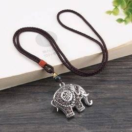 National Fengfu Small Elephant God Autumn Winter Long Sweater Chain Men and Women Versatile Simple Accessories Necklace Non classé