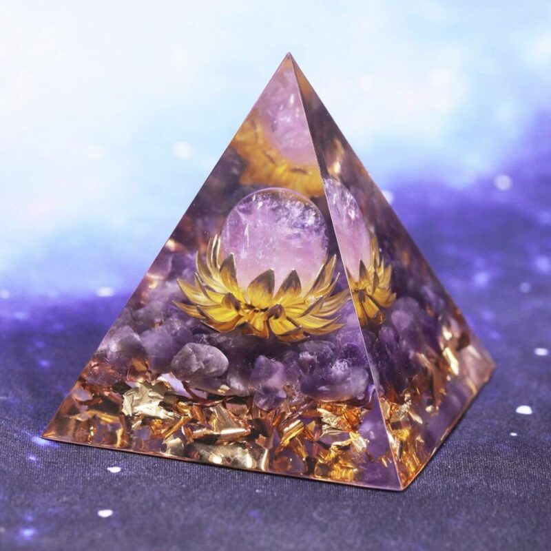 Orgonite Pyramide en Améthyste “Abondance et Prospérité”