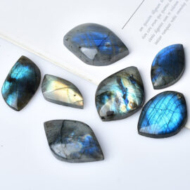 Galet de Labradorite