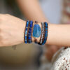 Mannequin avec Bracelet Tressé en Lapis-Lazuli