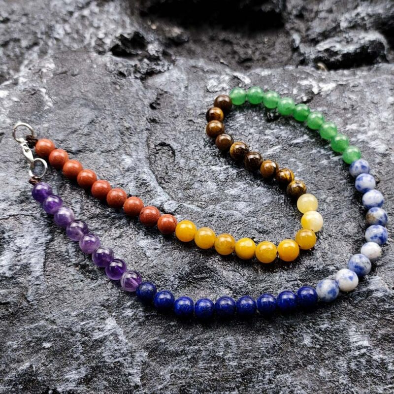 Collier de perles en pierre naturelle des septs chakras