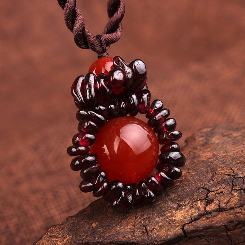 Collier ras du cou ethnique en pierre naturelle rouge