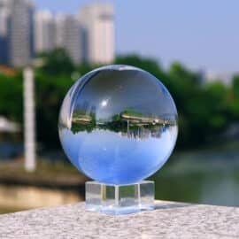 Accessoire ésotérique boule de cristal transparente