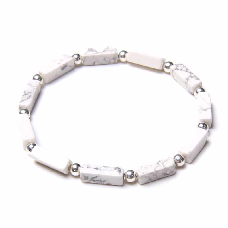 Bracelet en formes rectangulaires en pierre naturelle pour homme et femme sur fond blanc