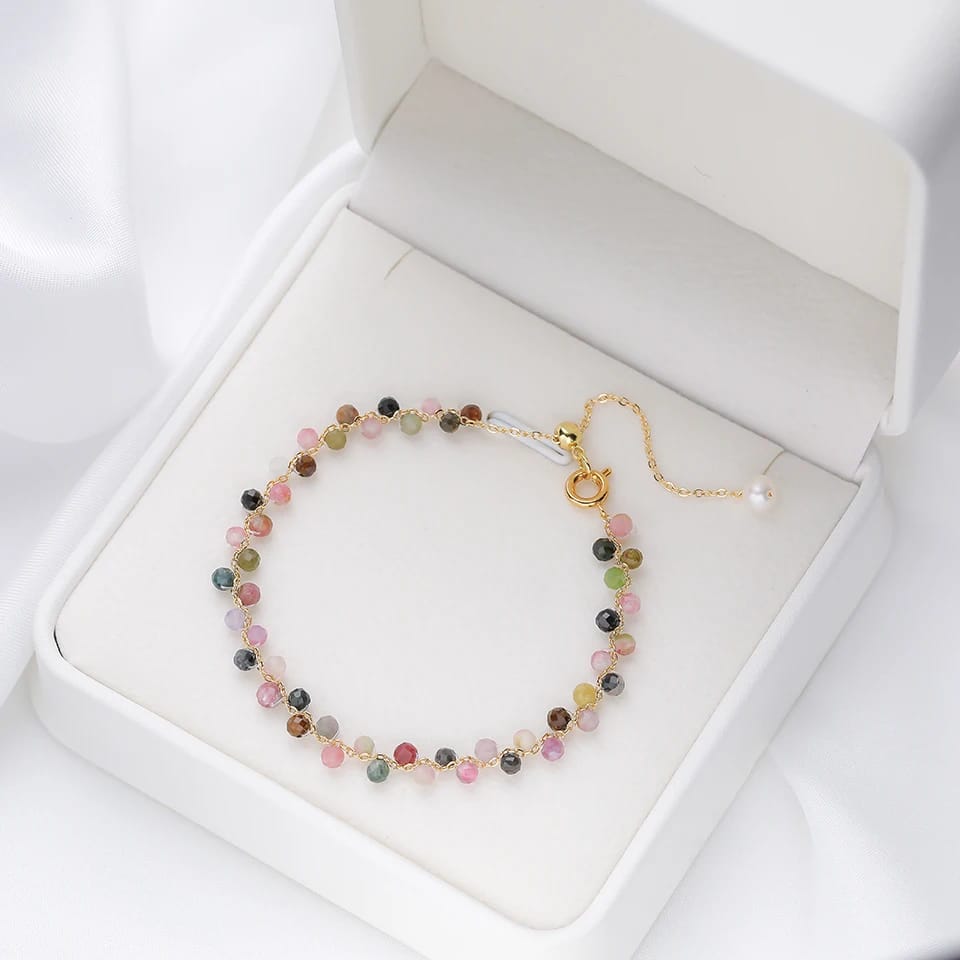 Bracelet Tourmaline Perlé pour Femme dans une boite blanche