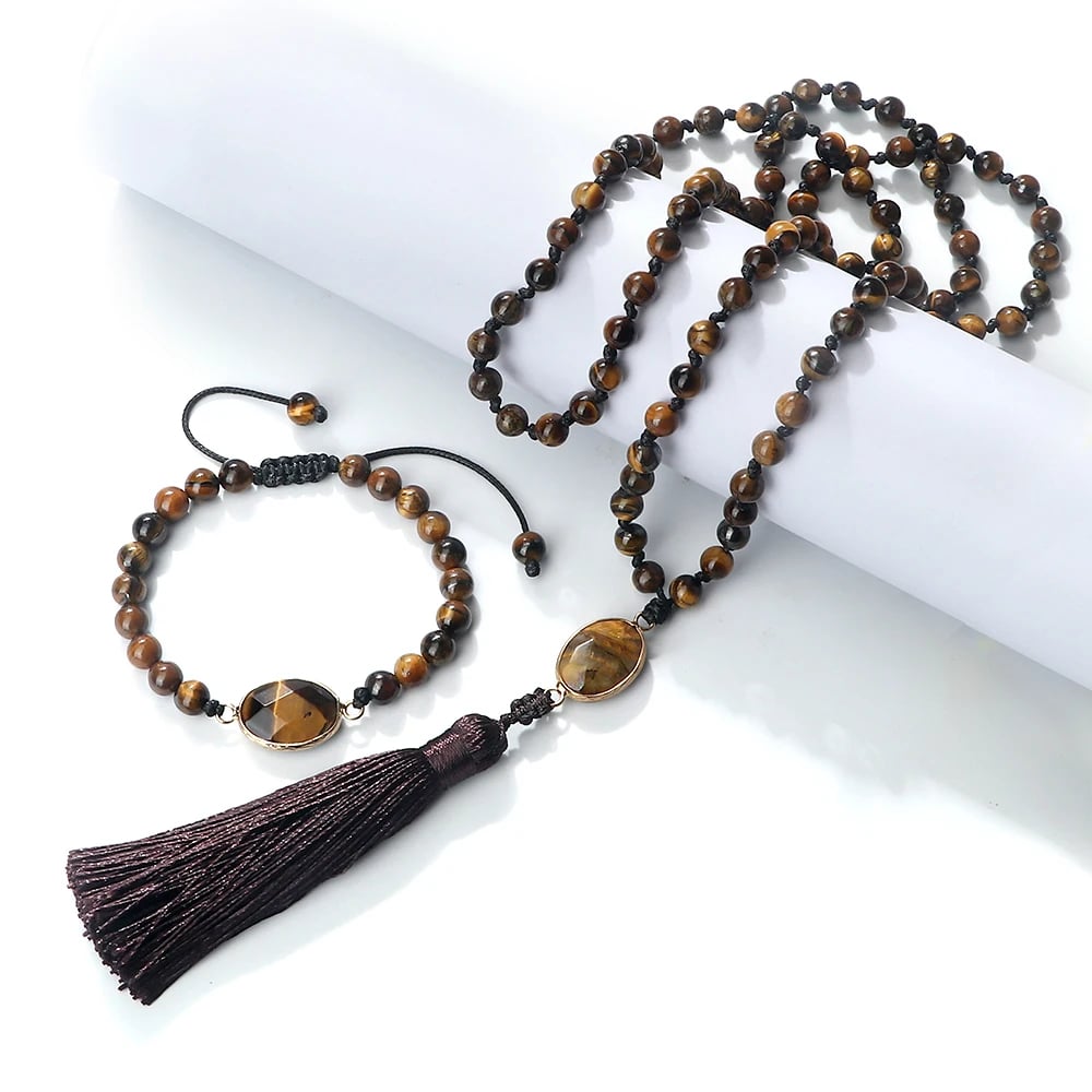 Ensemble de Bracelet et Collier Pierre Naturelle avec Perles d'Oeil de Tigre sur fond blanc