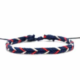 Bracelet Brésilien en Coton Tressé à la Main sur fond blanc