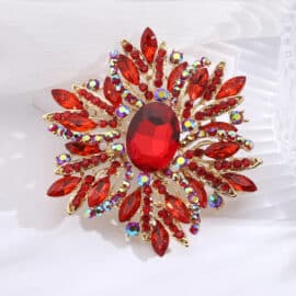 Broche Bijoux de Luxe avec Strass sur fond gris