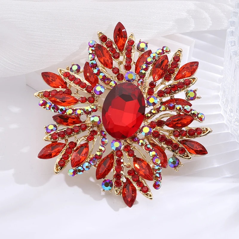 Broche Bijoux de Luxe avec Strass sur fond gris