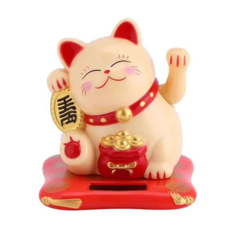 Chat Chinois Beige et Rouge en Céramique sur fond blanc