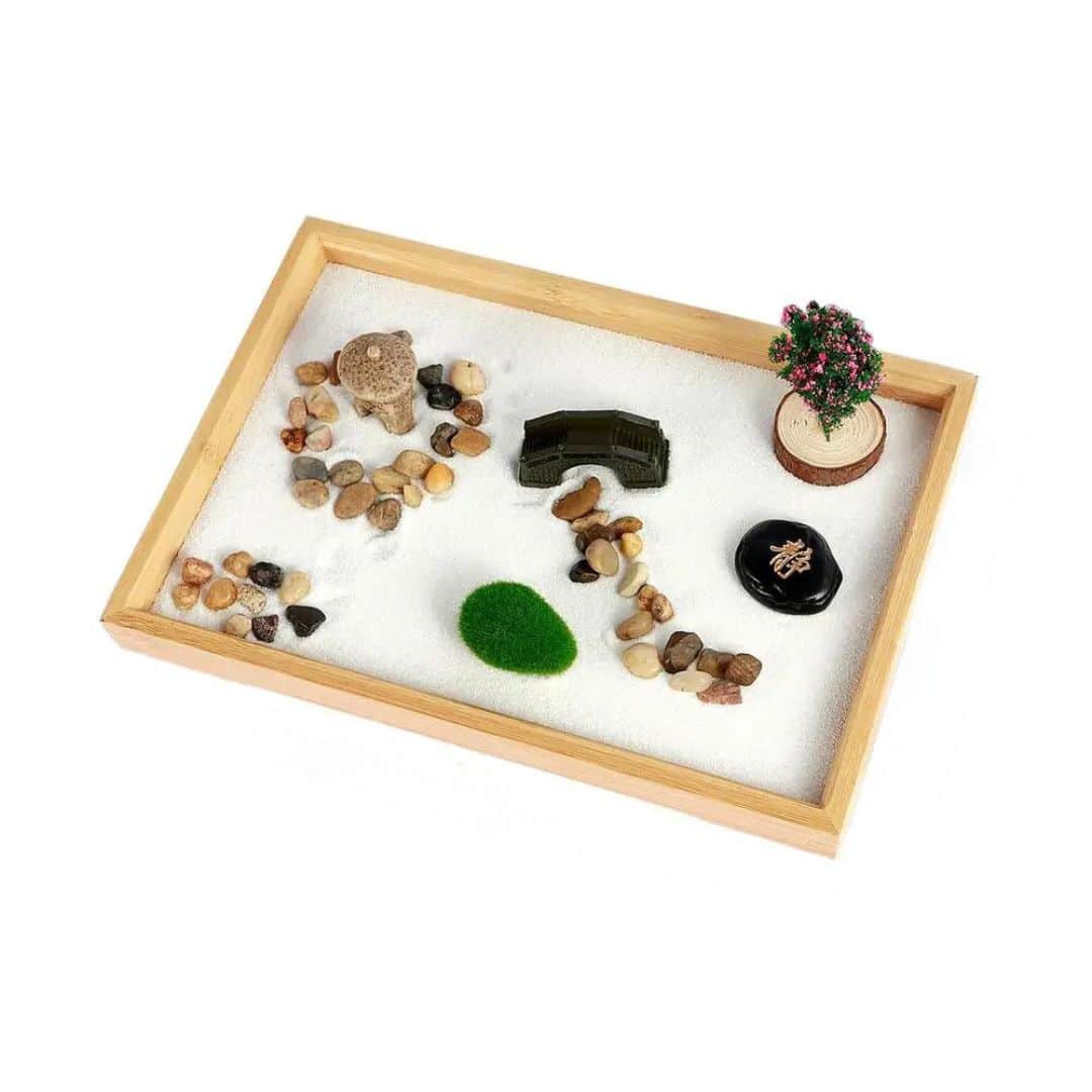 Jardin Zen Miniature en Bois sur fond blanc