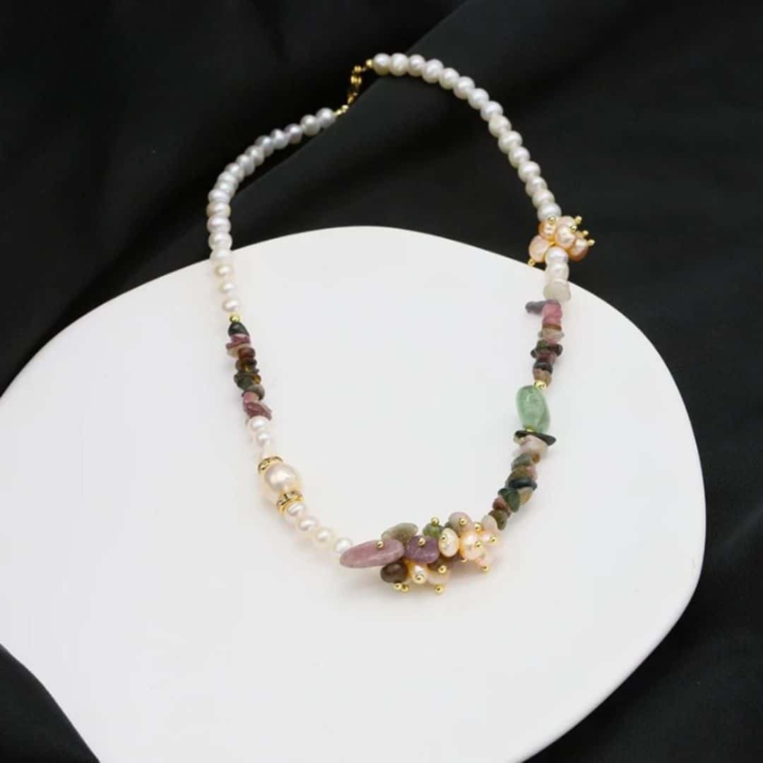Collier Tourmaline en Argent Sterling sur fond blanc et noir